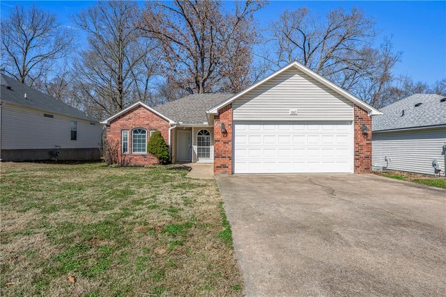 1601 Cresent Street, Bentonville, AR 72712