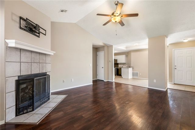 1601 Cresent Street, Bentonville, AR 72712