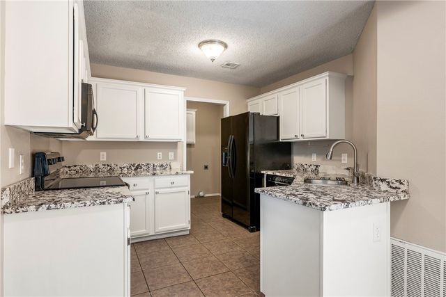 1601 Cresent Street, Bentonville, AR 72712