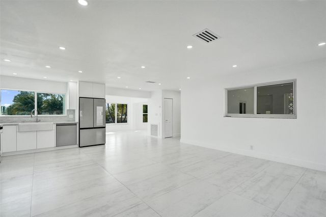 1960 SE 5th Court, Pompano Beach, FL 33060