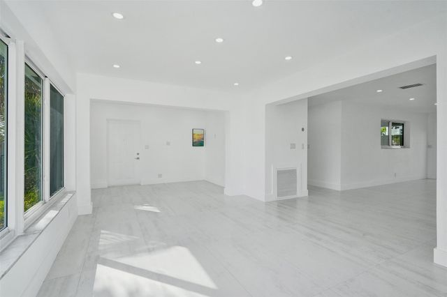 1960 SE 5th Court, Pompano Beach, FL 33060