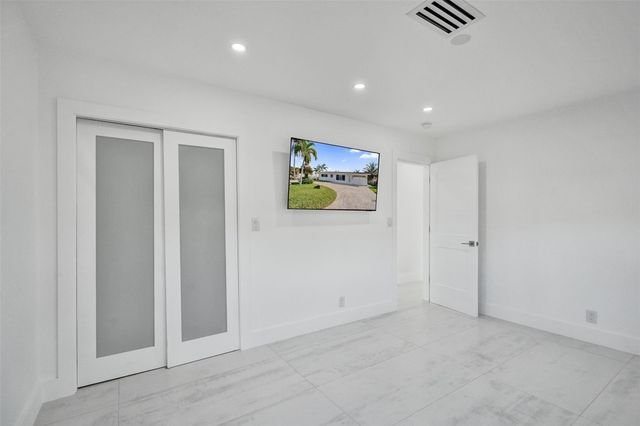 1960 SE 5th Court, Pompano Beach, FL 33060