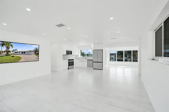 1960 SE 5th Court, Pompano Beach, FL 33060