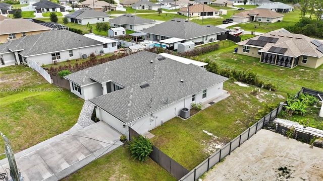 372 Rockland Street, Lehigh Acres, FL 33972