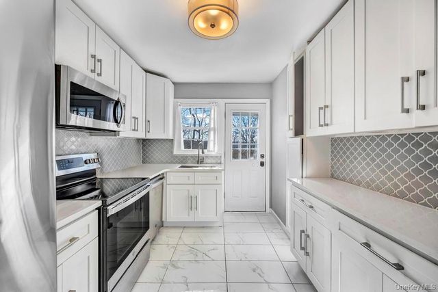 16 Jerome Road, Sound Beach, NY 11789