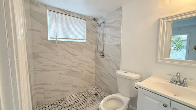 820 NE 17th Avenue 4b, Fort Lauderdale, FL 33304