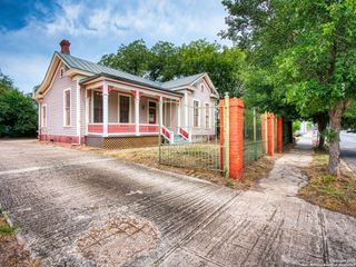 629 S Presa, San Antonio, TX 78210