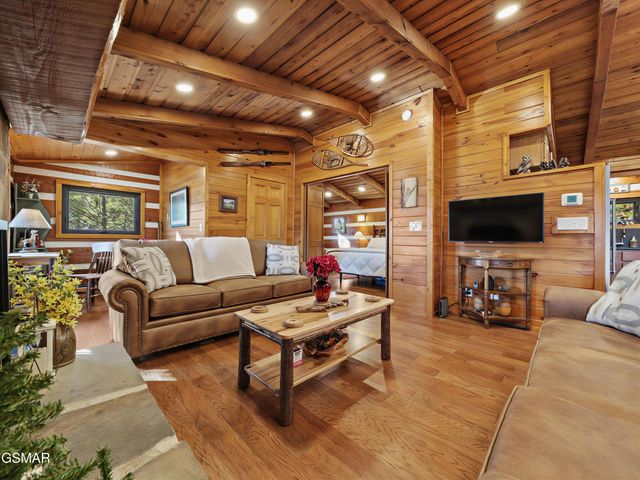 939 Vixen Run, Gatlinburg, TN 37738