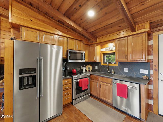 939 Vixen Run, Gatlinburg, TN 37738
