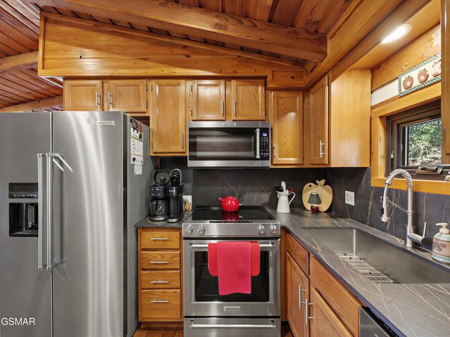 939 Vixen Run, Gatlinburg, TN 37738