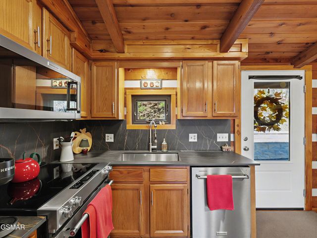 939 Vixen Run, Gatlinburg, TN 37738