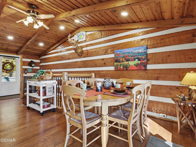 939 Vixen Run, Gatlinburg, TN 37738