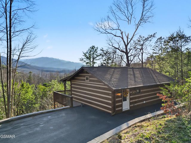 939 Vixen Run, Gatlinburg, TN 37738