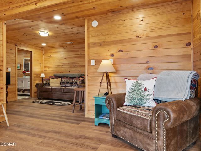 939 Vixen Run, Gatlinburg, TN 37738