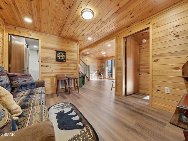 939 Vixen Run, Gatlinburg, TN 37738