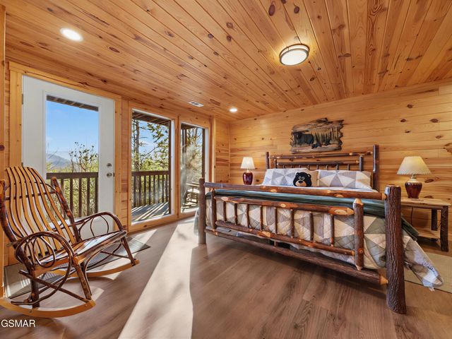 939 Vixen Run, Gatlinburg, TN 37738