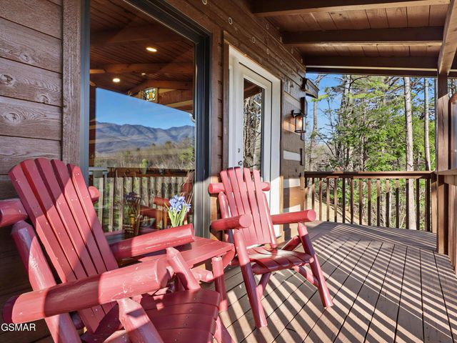 939 Vixen Run, Gatlinburg, TN 37738