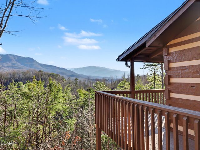 939 Vixen Run, Gatlinburg, TN 37738