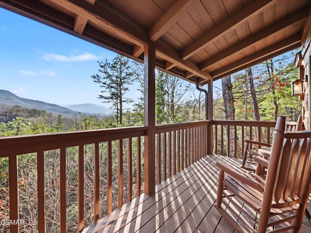 939 Vixen Run, Gatlinburg, TN 37738