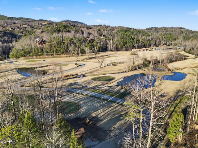 939 Vixen Run, Gatlinburg, TN 37738