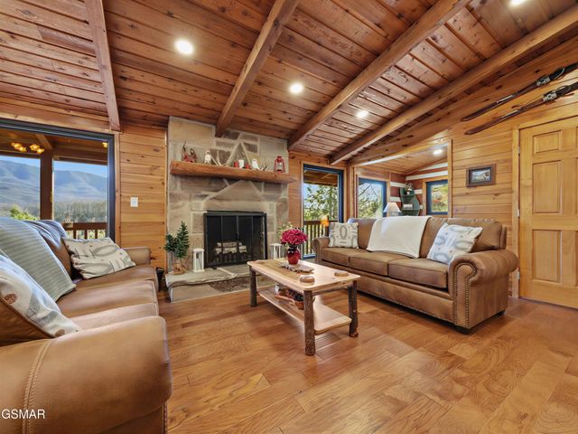 939 Vixen Run, Gatlinburg, TN 37738