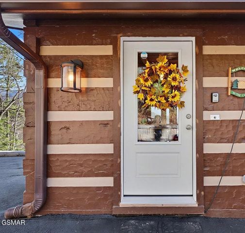 939 Vixen Run, Gatlinburg, TN 37738