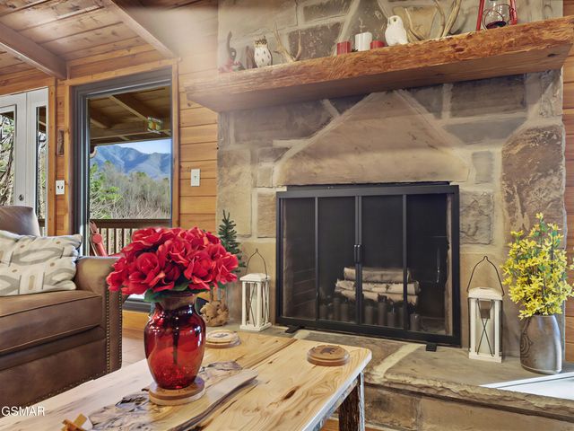 939 Vixen Run, Gatlinburg, TN 37738