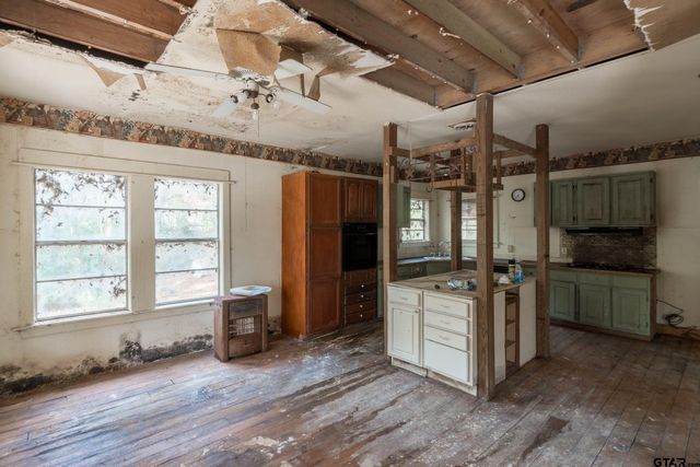 590 An County Road 169, Elkhart, TX 75839