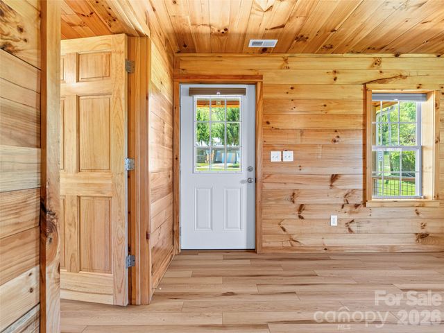5881 US 23 Highway, Mars Hill, NC 28754