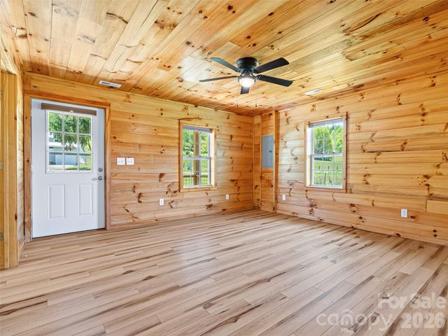 5881 US 23 Highway, Mars Hill, NC 28754
