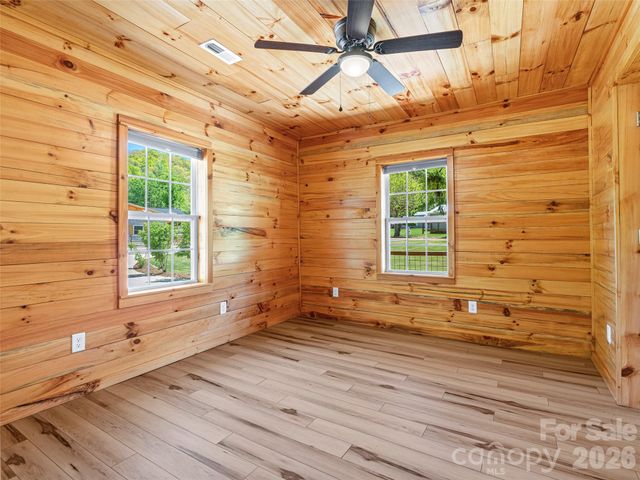 5881 US 23 Highway, Mars Hill, NC 28754