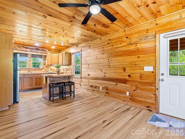 5881 US 23 Highway, Mars Hill, NC 28754