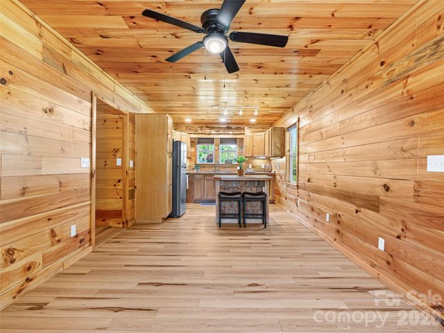 5881 US 23 Highway, Mars Hill, NC 28754