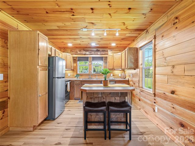 5881 US 23 Highway, Mars Hill, NC 28754