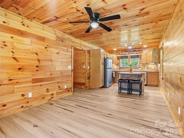 5881 US 23 Highway, Mars Hill, NC 28754