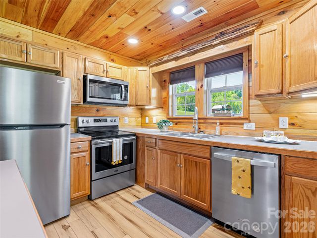 5881 US 23 Highway, Mars Hill, NC 28754