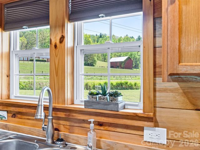 5881 US 23 Highway, Mars Hill, NC 28754