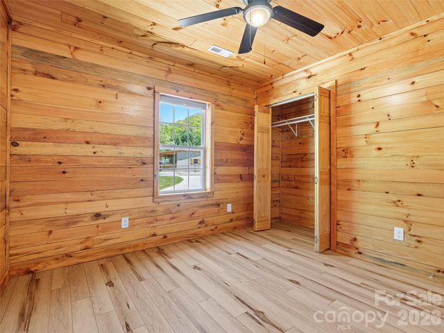 5881 US 23 Highway, Mars Hill, NC 28754