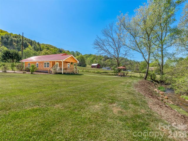 5881 US 23 Highway, Mars Hill, NC 28754