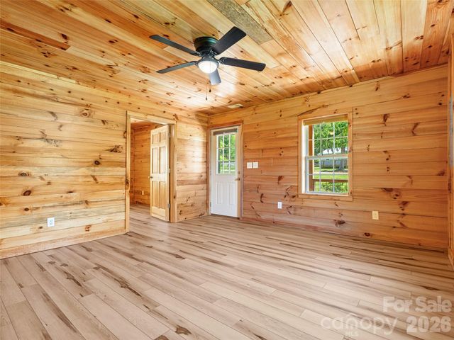 5881 US 23 Highway, Mars Hill, NC 28754