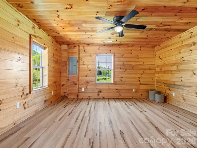 5881 US 23 Highway, Mars Hill, NC 28754