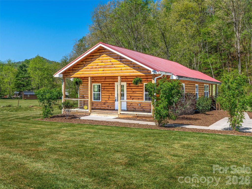 5881 US 23 Highway, Mars Hill, NC 28754