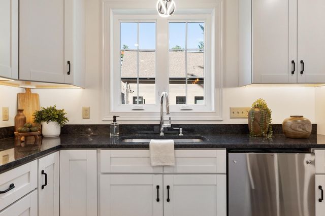 7 Beach Road, Hampstead, NH 03841