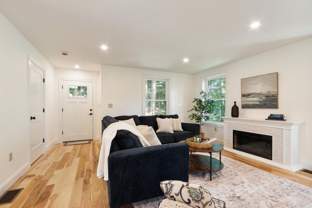 7 Beach Road, Hampstead, NH 03841