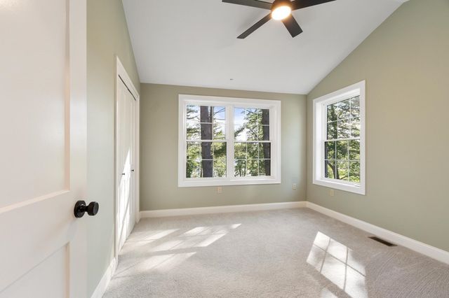 7 Beach Road, Hampstead, NH 03841