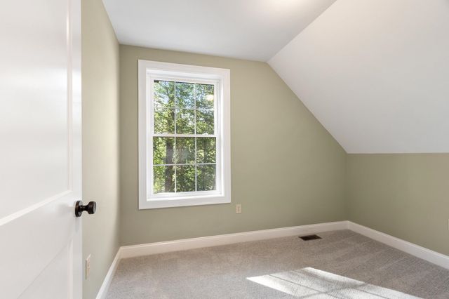 7 Beach Road, Hampstead, NH 03841