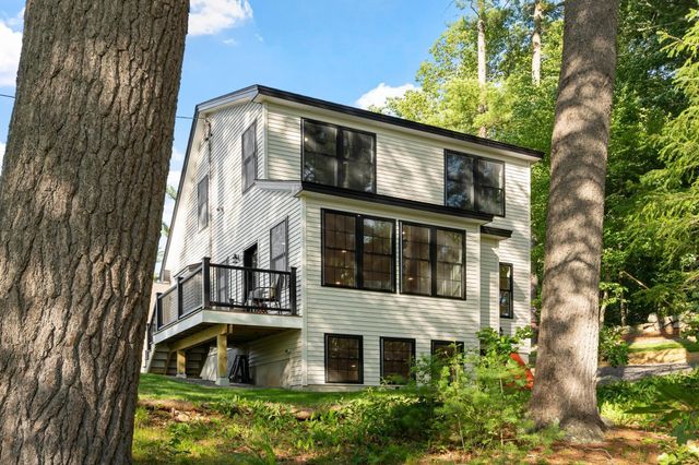 7 Beach Road, Hampstead, NH 03841