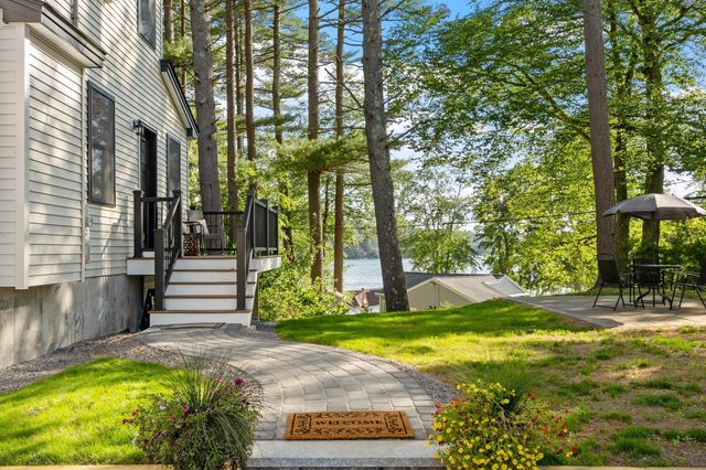 7 Beach Road, Hampstead, NH 03841