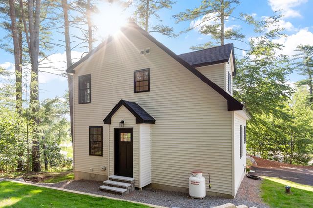 7 Beach Road, Hampstead, NH 03841