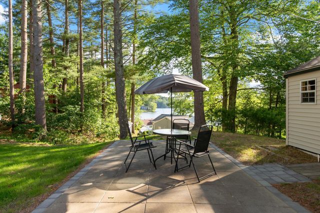 7 Beach Road, Hampstead, NH 03841